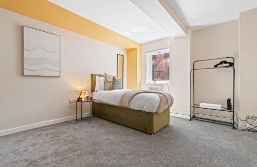 Leicester City Centre Apartment | Stylish 3BR City Centre Flat Sleeps 7
