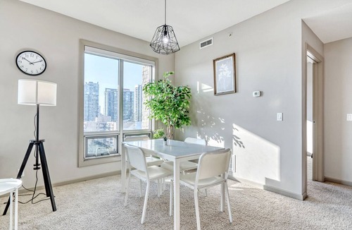 Mission District Apartment | Stylish Amazing View DT Free Parking+Hot Tub