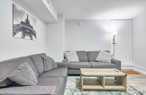 Guildford House | Stylish and spacious Accommodation