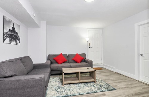 Guildford House | Stylish and spacious Accommodation