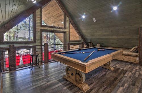 Hochatown House | Stylish Broken Bow Cabin w/Hot Tub + Fire Pit!