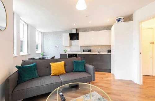 Havering Apartment | Stylish flat in Romford - 5mins for Elizabeth line
