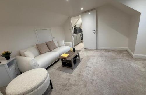East Finchley Apartment | Stylish Luxury 1-Bed Flat , 3 mins walk to East Finchley Station, N2