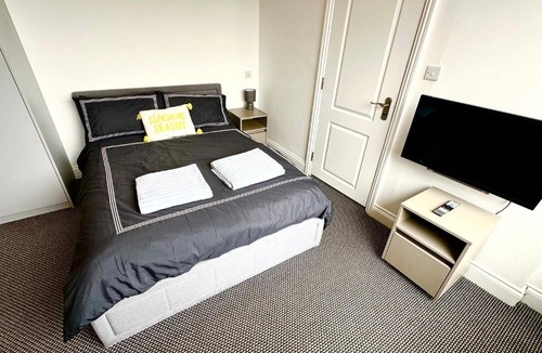 West Hendon Apartment | Stylish Modern, Private Apartment,15 Mins To Central London