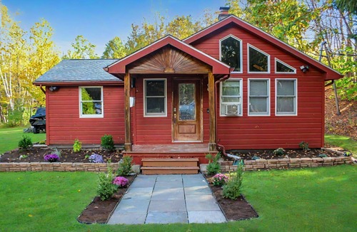 Stephentown Cabin | Stylish Mountain Cabin Close To Jiminy Peak