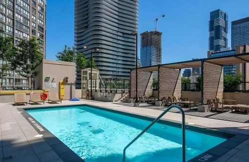 Bay Cloverhill House | Stylish Stay with City Views, Pool and Gym