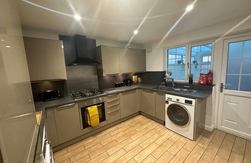 Milton Keynes House | Stylish townhouse in Central Milton Keynes