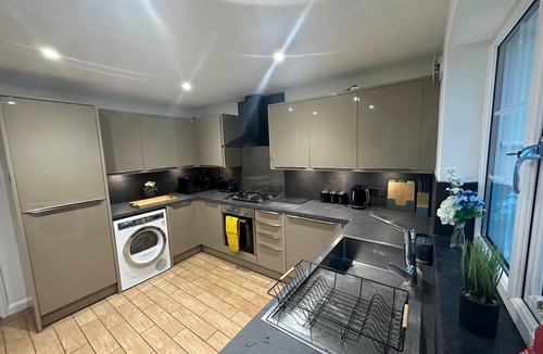 Milton Keynes House | Stylish townhouse in Central Milton Keynes