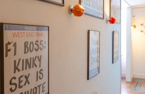 Stoke Newington Apartment | Stylish & Welcoming 3BD Flat - Stoke Newington