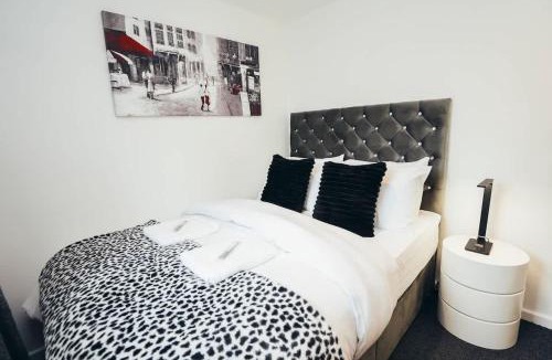 Hilton Apartment | Suburban Retreat - 1 Bed in Hilton with Parking