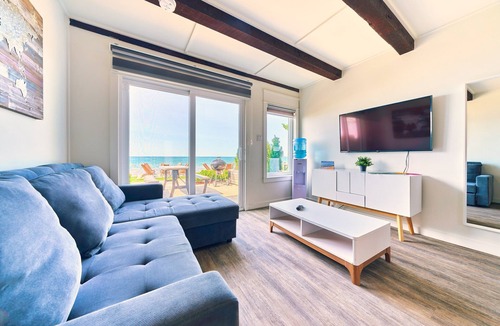 Wainfleet Cottage | Suite 214: Beautiful 3-Bedroom Beachfront Townhouse