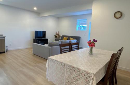 Willoughby Apartment | Sunflower Brandnew Cozy Private Suite