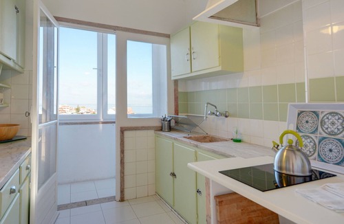 Alfama Apartment | Sunny Balcony & River Views @ Graça sq - Air Conditioning, Heating & Elevators