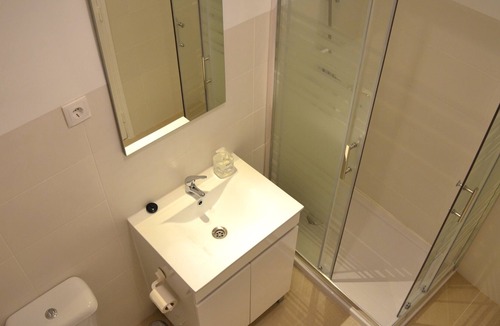 Alfama Apartment | Sunny Balcony & River Views @ Graça sq - Air Conditioning, Heating & Elevators