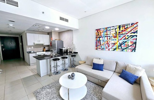 Dubai Marina Apartment | Sunrise Homes - Pool side 1-BR apartment close to JBR Beach