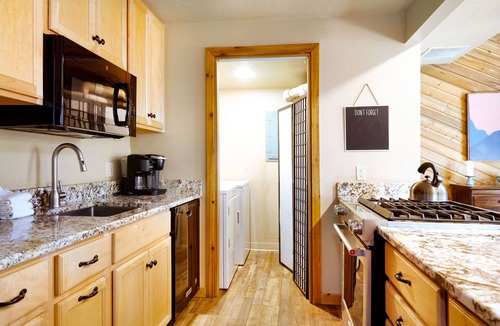 Sunriver House | Sunriver-SHARC Passes, Hot Tub, Bikes & 2 Dogs OK