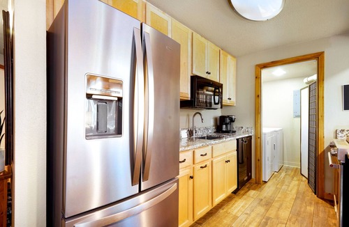 Sunriver House | Sunriver-SHARC Passes, Hot Tub, Bikes & 2 Dogs OK