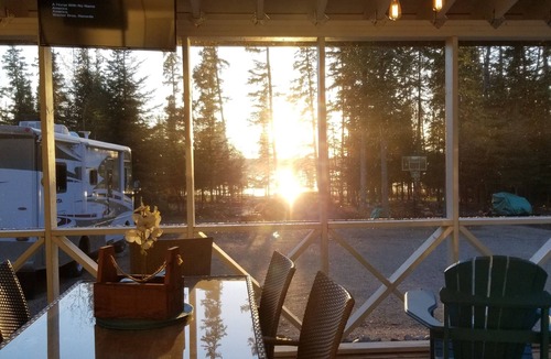Candle Lake Cottage | Sunset Escape! Spacious and Private Waterfront Retreat.