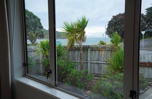 Titahi Bay House | Sunset Shores at Titahi Bay by Aotearoa Escapes