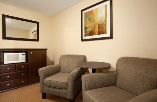 Leduc Hotel | Super 8 by Wyndham Edmonton International Airport