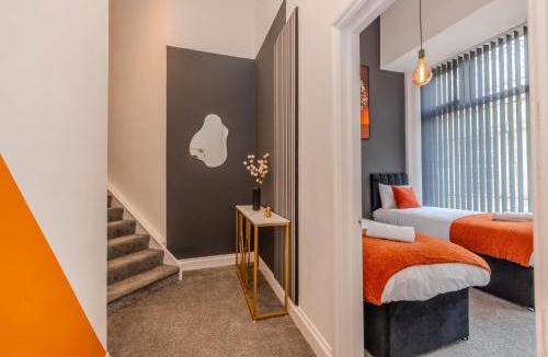 Montpelier Apartment | Super Central 2 Bedroom Aarptment Next to Brighton Beach & Shopping Center Sleep 6