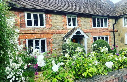 Lodsworth Villa | Super Host Large Luxury Cottage South Downs Park