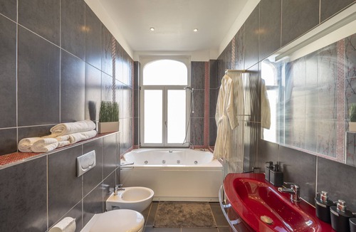 Postel Bed & Breakfast | Superior Double Room - Bed & Breakfast - Free Breakfast + Gym