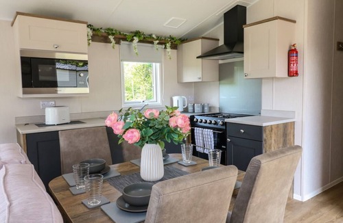 Swannington Cabin | Swan Lake Lodges 1 Swannington