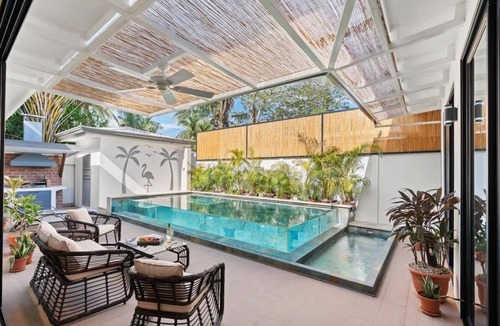Potrero Villa | Swim-Through Glass Pool Villa, 5min Beach