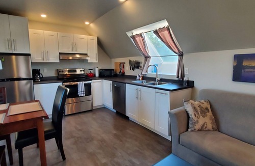 Mill Bay House | Sylvan Meadows Suite - Amazing Rural Views in the heart of Cowichan Valley