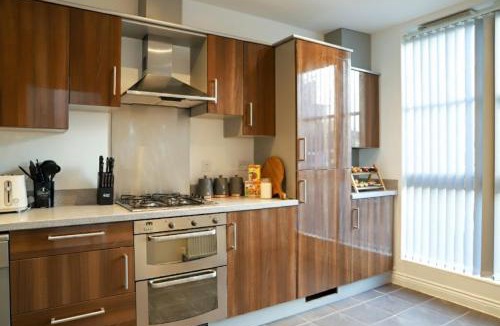 Oadby House | Syster Properties Modern Leicester Stay with Free Parking LE2 Area