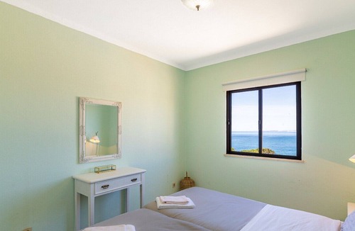 Vale de Centianes Apartment | T1 - view under the sea