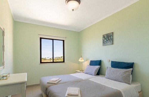 Vale de Centianes Apartment | T1 - view under the sea
