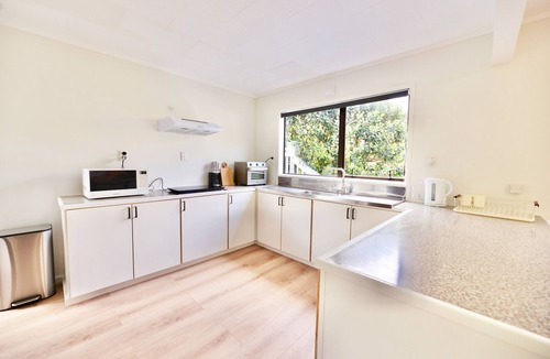 Coopers Beach Apartment | Tamarillo Bach - Your Relaxing Beach Escape in Coopers Beach