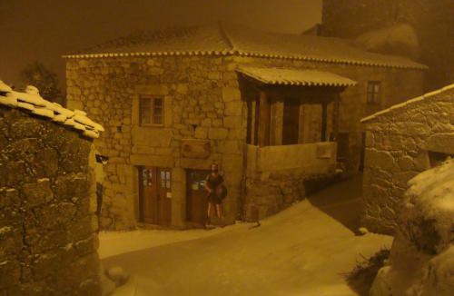 Monsanto House | Taverna Lusitana