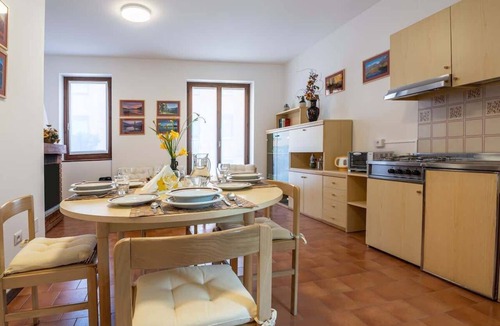 Consiglio di Rumo Apartment | Terraced house on the lakeside - Larihome A04