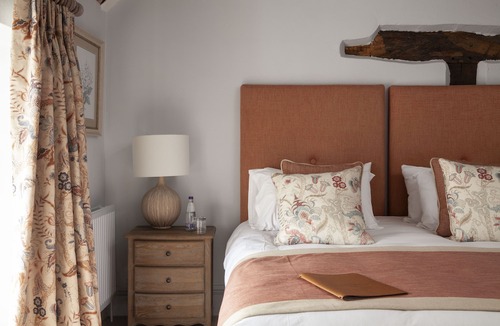 Petworth Hotel | The Angel Inn