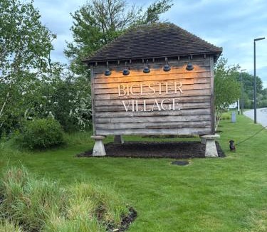 Bicester Apartment | The Annexe, The Walled Garden- Nr Bicester Village
