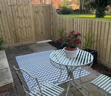 Bicester Apartment | The Annexe, The Walled Garden- Nr Bicester Village