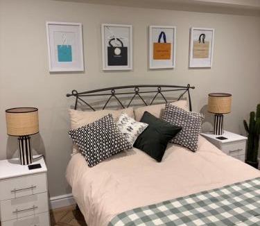 Bicester Apartment | The Annexe, The Walled Garden- Nr Bicester Village
