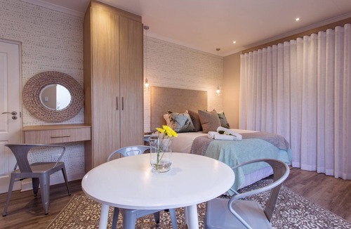 Waterkloof Glen House | The Aviary