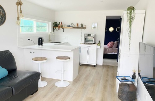 Flat Point Apartment | The Beach Apartment