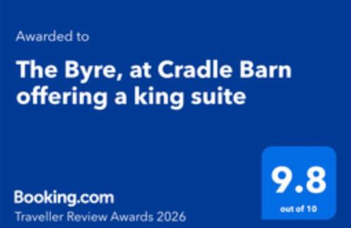 Frilford House | The Byre, at Cradle Barn offering a king suite