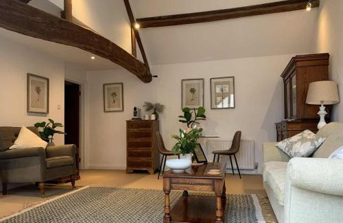 Frilford House | The Byre, at Cradle Barn offering a king suite