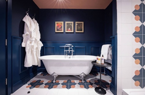 Newbury Hotel | The Coat and Bear - A Heartwood Inn