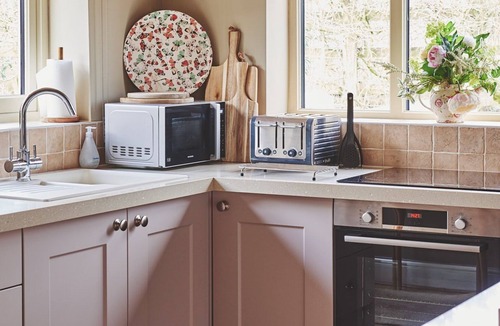 Hollington Apartment | The Couple's Retreat