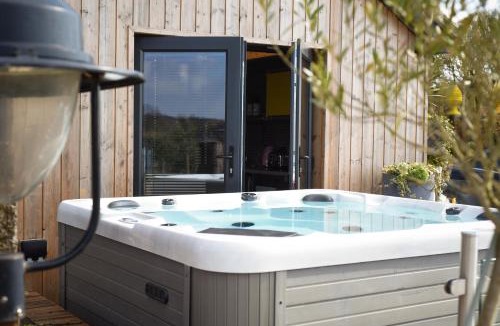 Emsworth House | The Cow Shed - WOW Factor Countryside Retreat