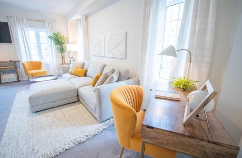 Ancaster Apartment | The Cozy Corner