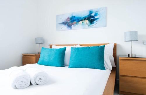 Castle Donington House | The Dakota - next to East Midlands Airport
