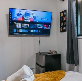 Big White Ski Resort Apartment | The Dorm Ski-In Ski-Out Studio, Pool and Gym